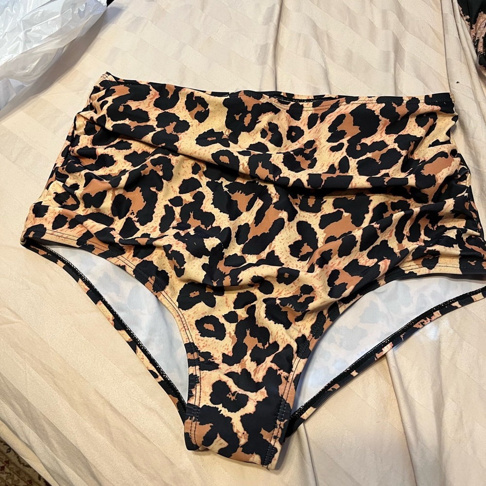 Leopard Print High-Waisted Bikini Bottoms size large